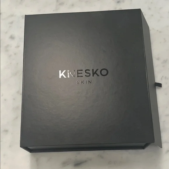 Knesko Diamond Radiance Face Mask Set - Picture 9 of 9